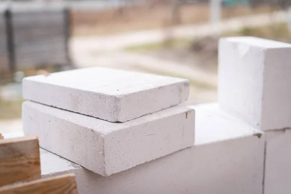 Ячеистый бетон: особенности, виды, сферы применения