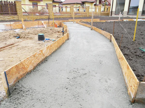 опалубка для бетонной дорожки